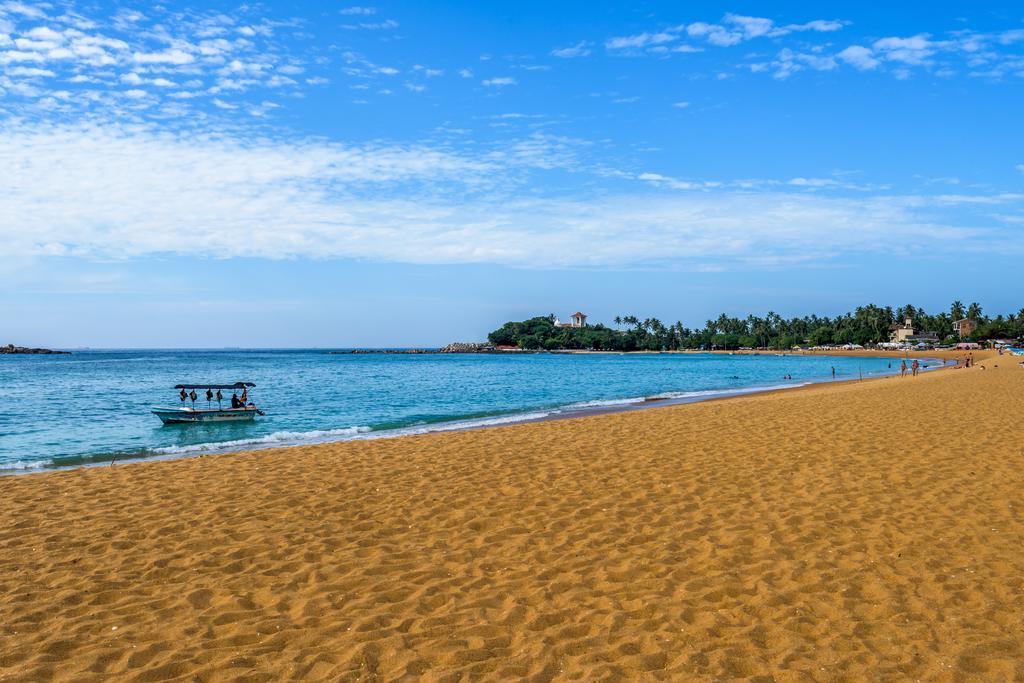 Calamander Unawatuna Beach Exterior photo