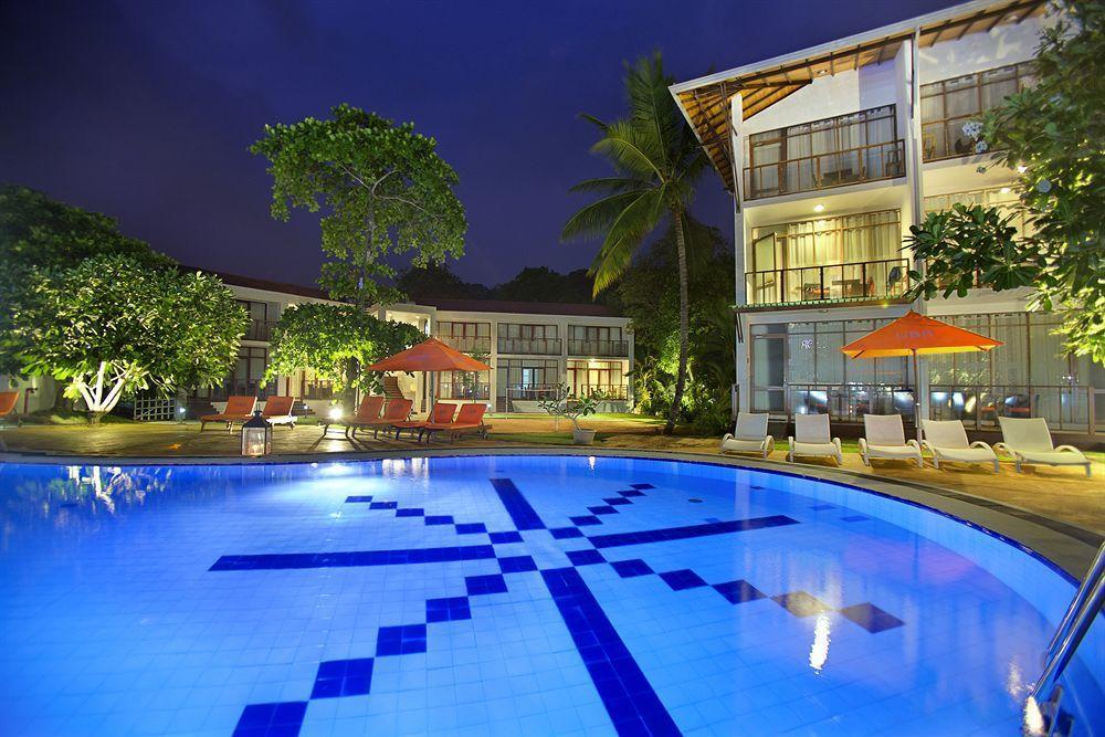 Calamander Unawatuna Beach Exterior photo