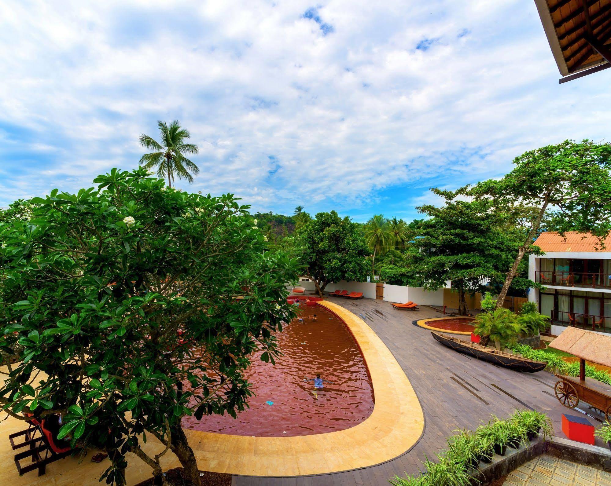 Calamander Unawatuna Beach Exterior photo