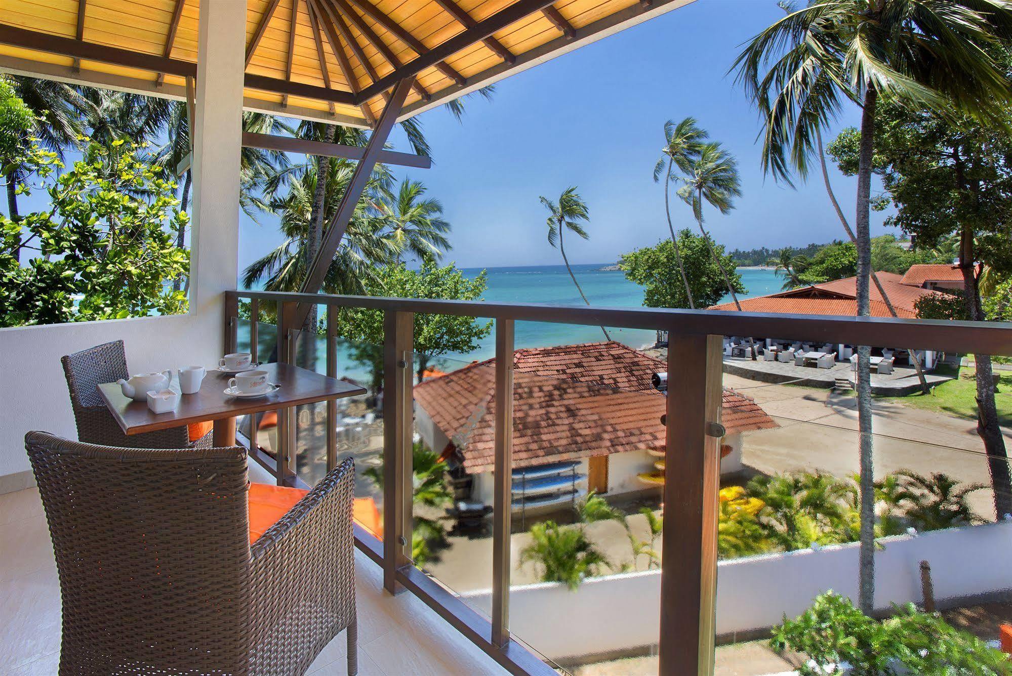 Calamander Unawatuna Beach Exterior photo